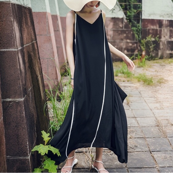 Unique Vintage Dresses & Skirts - ELISE BLOOM Black & White Double Stripe Asymmetric Pleated Sides Maxi Dress Sz M